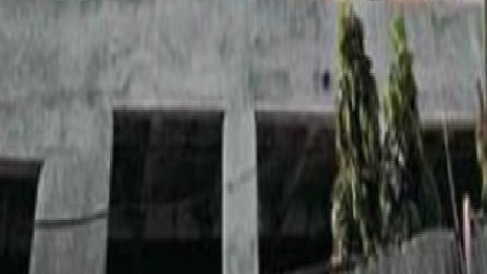 Ghaziabad News Girl commits suicide in bathroom residential premises of retired IAS