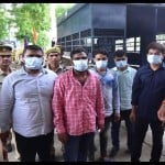Prayagraj News :  बमबाजी के आरोप में गिरफ्तार अंतरराज्यीय गैंग के सदस्य।