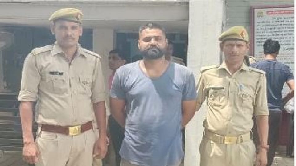 Retired soldiers cheated of Rs 74.80 lakh by luring them to double the amount in 25 months mathura crime news