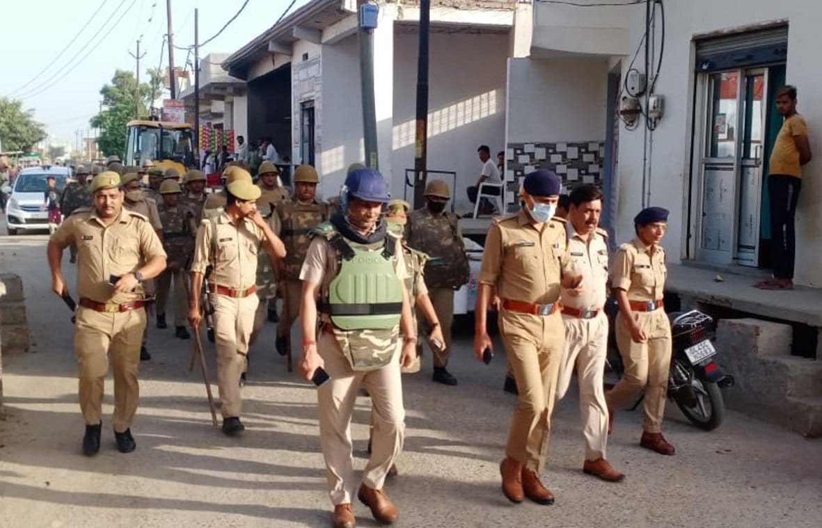 UP Jumma Ki Namaz Alert DM SP Did Flag March With Forces in Many Cities Regarding Friday Prayers News in Hindi