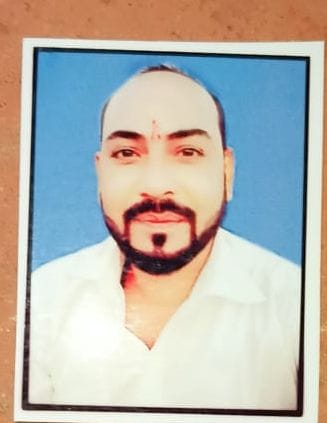 Troubled by theft, a young man ate poison, died of treatment