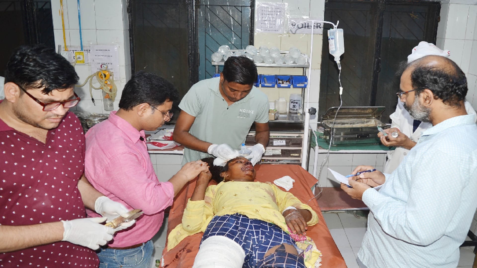 Big road Accident in Hamirpur loader and auto collision see picture