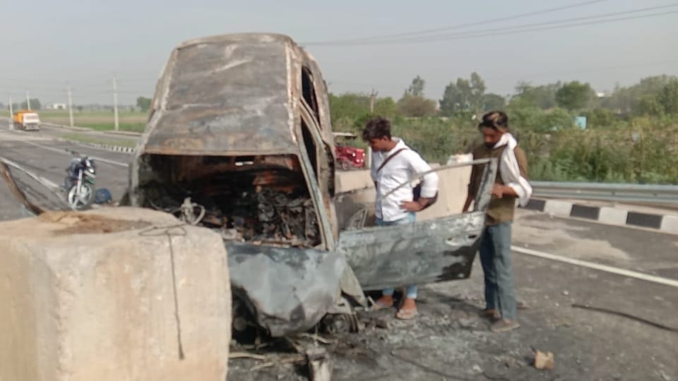 Three friends died in road accident due to negligence of NHAI in Sonipat