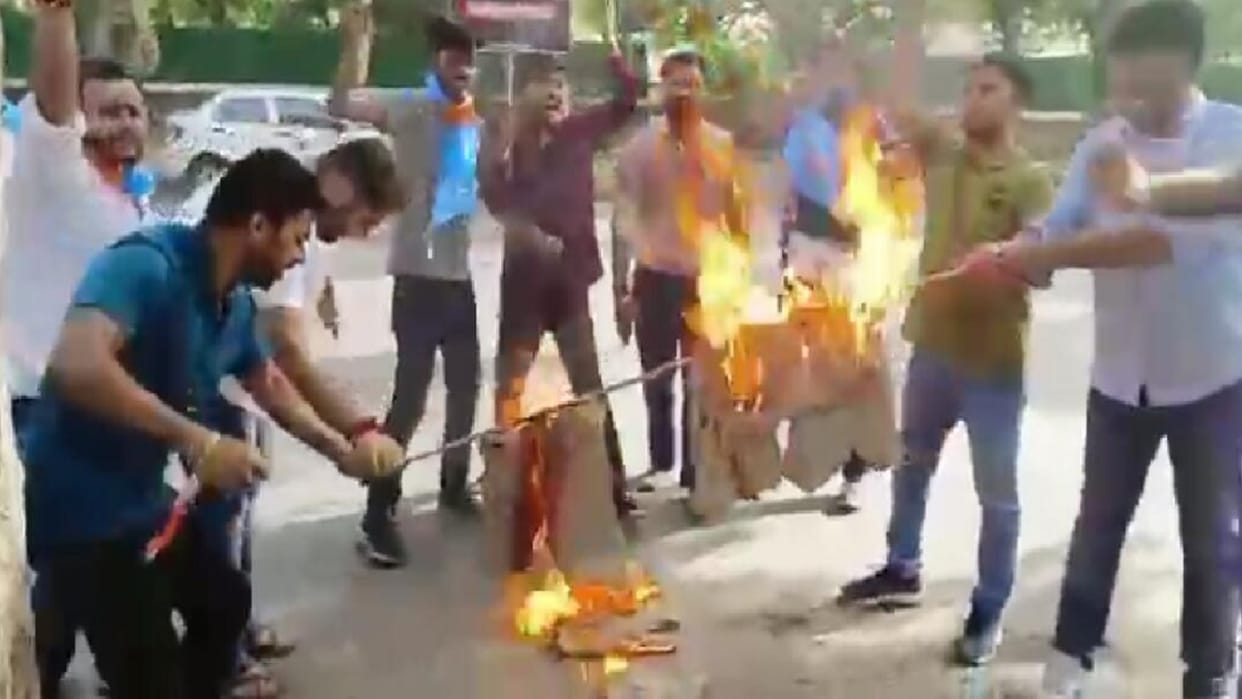 Four NSUI leaders arrested for setting fire outside JP Naddas residence