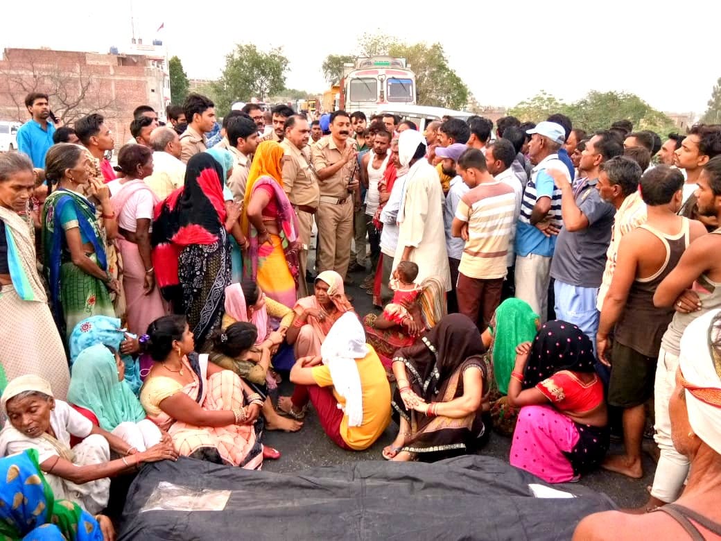 Dead body of young man found in suspicious condition in Hamirpur, uproar of angry relatives, jammed by keeping dead body in highway