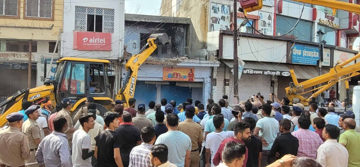 JCB roared on encroachment, broke 49 illegal constructions