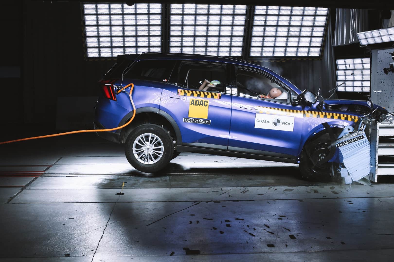 Safety crash test agency Global NCAP gives Mahindra XUV700 Safer Choice award mahindra xuv 700 crash test rating car safety ratings india