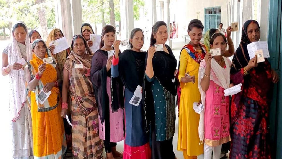 azamgarh lok sabha by-poll 45.97 percent voter turnout