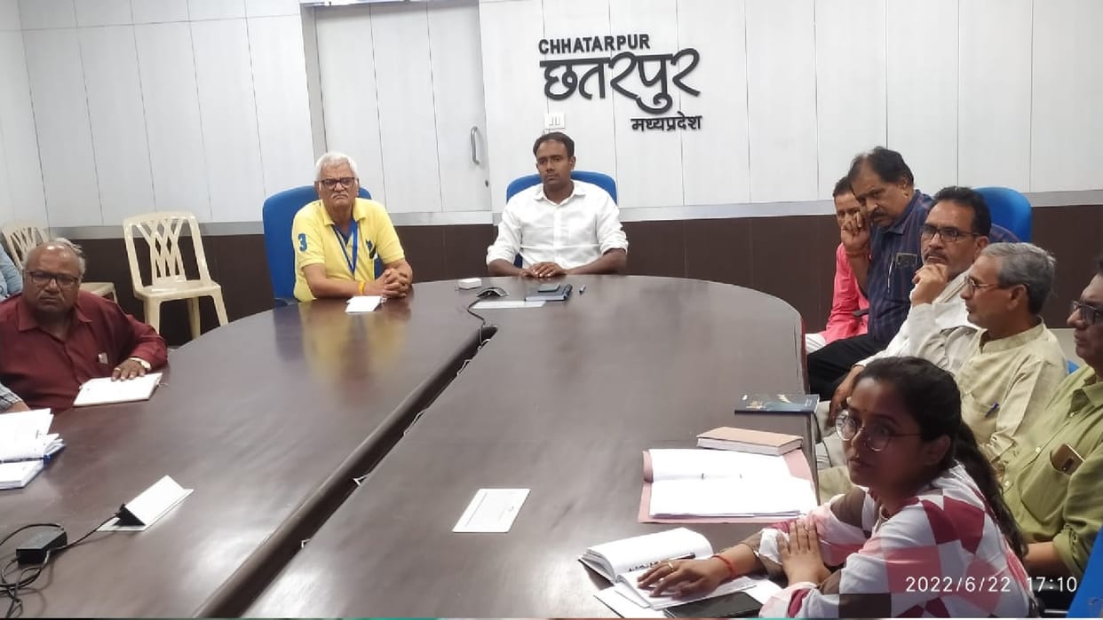 Chhatarpur: Five employees did not reach polling training, collector suspended for not getting satisfactory answer