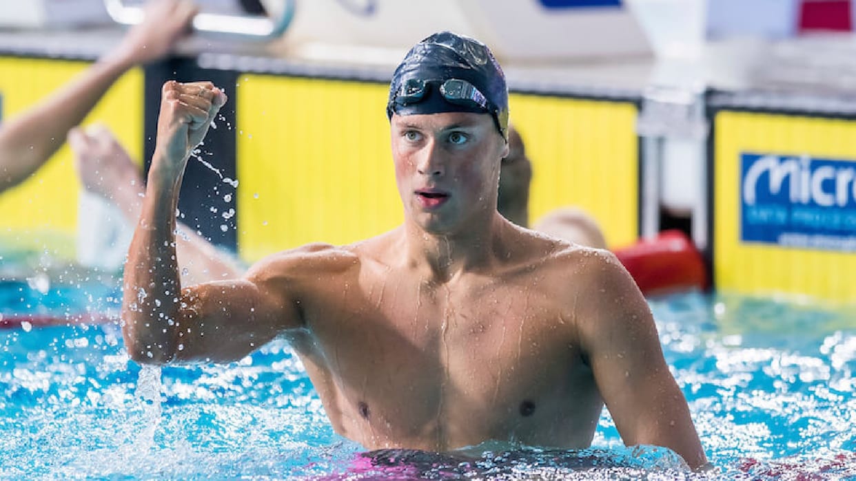 World Swimming Championship Father is fighting war with Russia, son gives medal to Ukraine