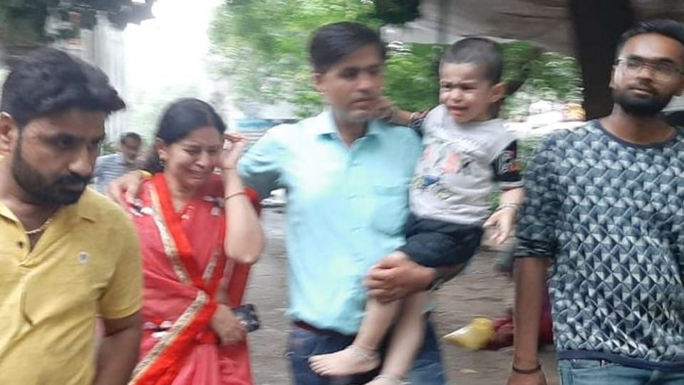 Dewas News: Woman candidate came out crying after withdrawal of nomination, fell unconscious, accused of bullying