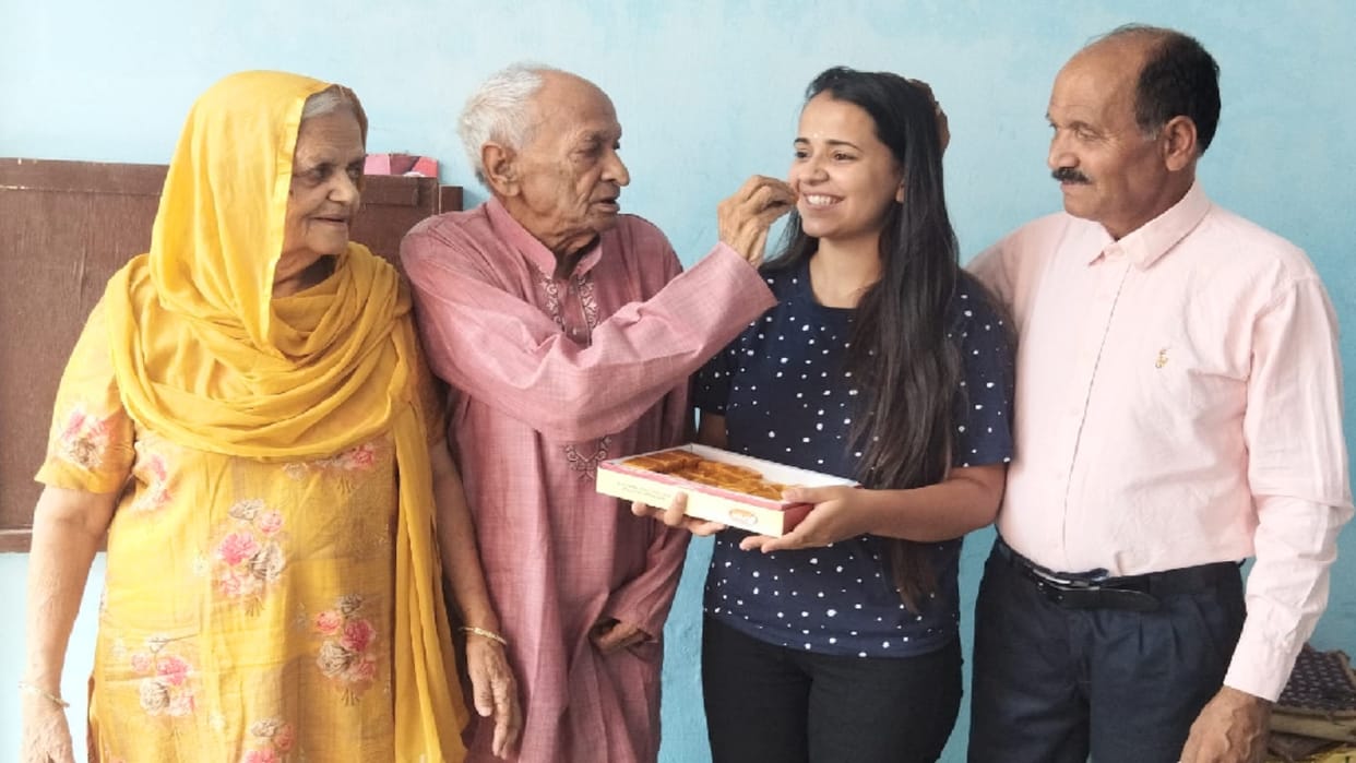 Himachal's cycle mechanic's daughter ranked 142 in the country in NIPER JEE exam