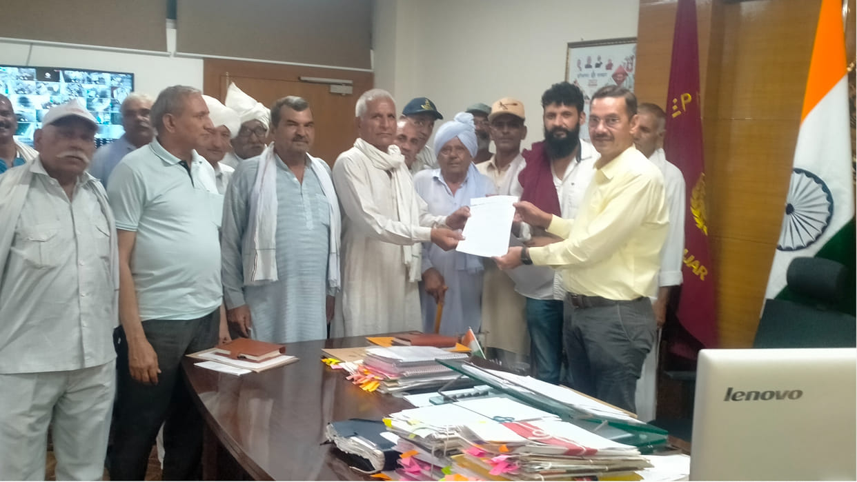 Sabka Sainik Committee submitted memorandum to Jhajjar DC in protest against Agneepath scheme