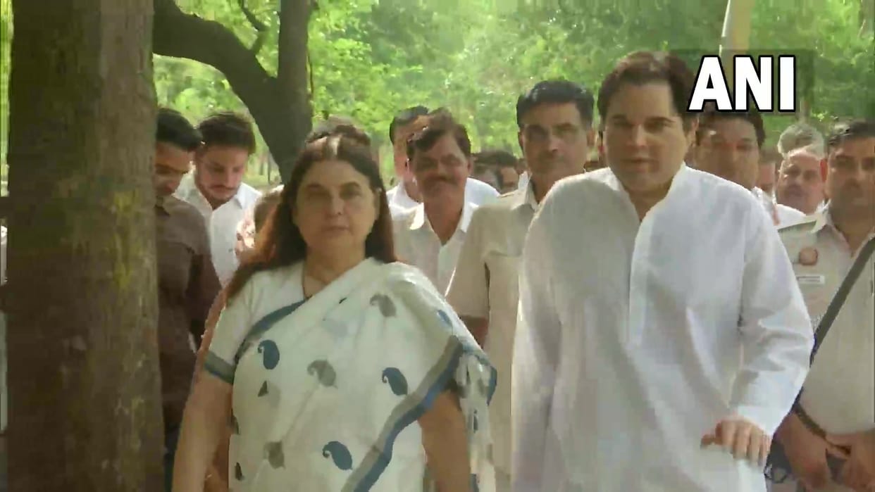 delhi Maneka and Varun paid tribute on the death anniversary of Sanjay Gandhi