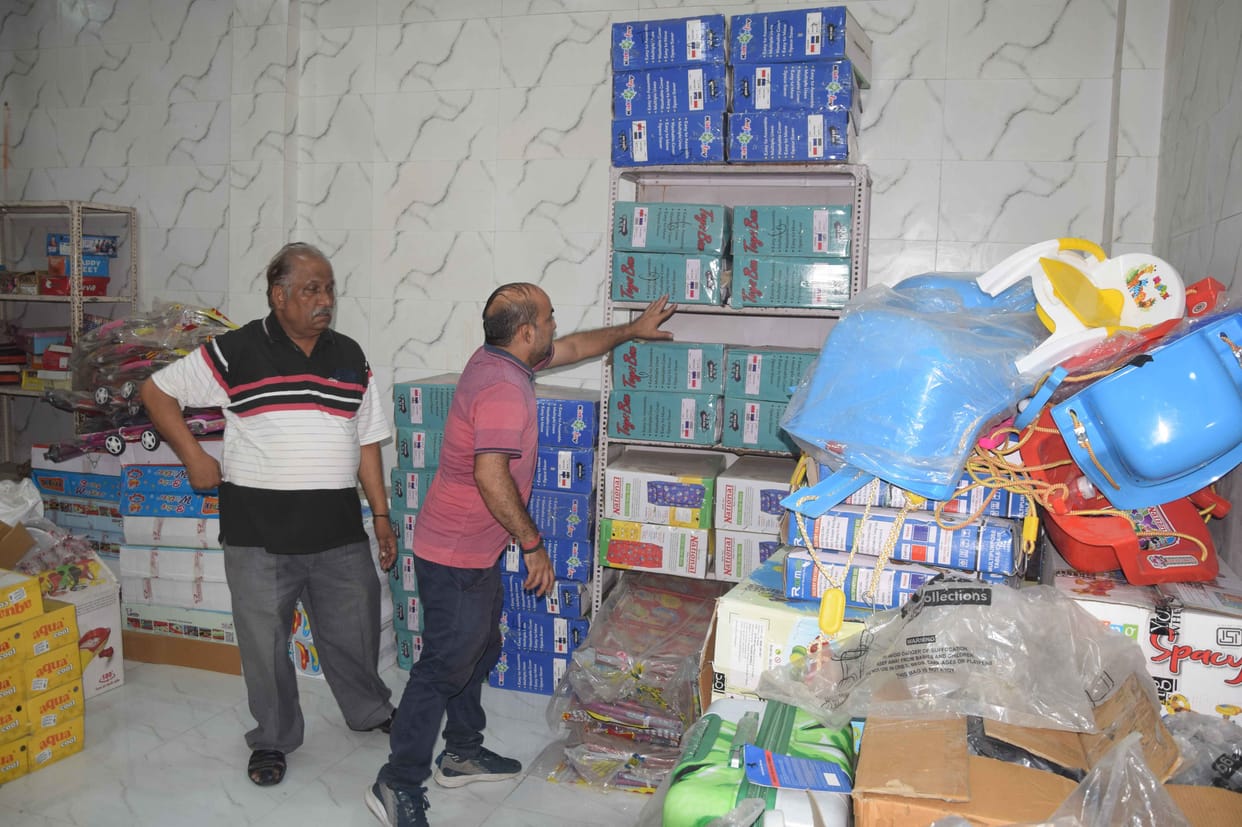 Goods worth lakhs of rupees stolen from shop