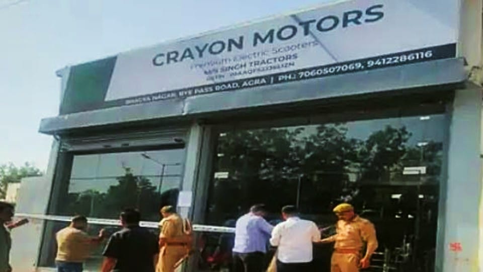 ADA sealed tractor showroom opposite ISBT agra