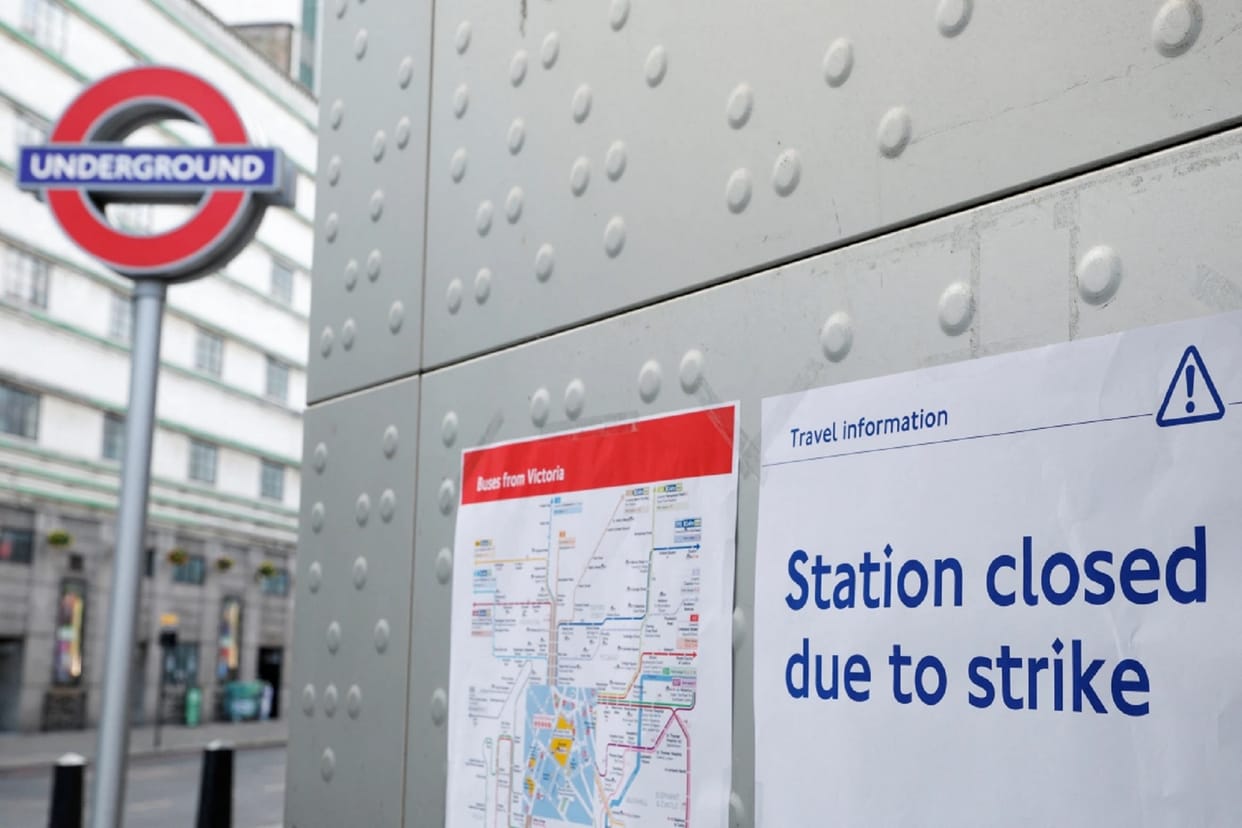 UK Strikes: After the rail strike in Britain, now teachers, medical workers, sweepers and employees of many industries have also warned to go on strike