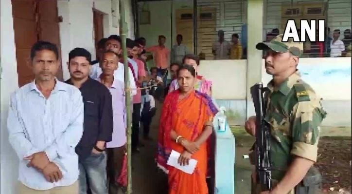 Lok Sabha By Election Live Updates 3 Lok and 7 Vidhan Sabha Voting in Rampur Including Azamgarh Today in Hindi