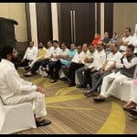 अपने विधायकों के साथ एकनाथ शिंदे