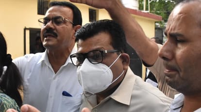 UP: आईएएस राम बिलास यादव की मुश्किलें और बढ़ेंगी, उत्तराखंड सरकार से कार्रवाई करने की सिफारिश करेगा शासन UP government will recommend action against IAS Ram Bilas Yadav to Uttarakhand government