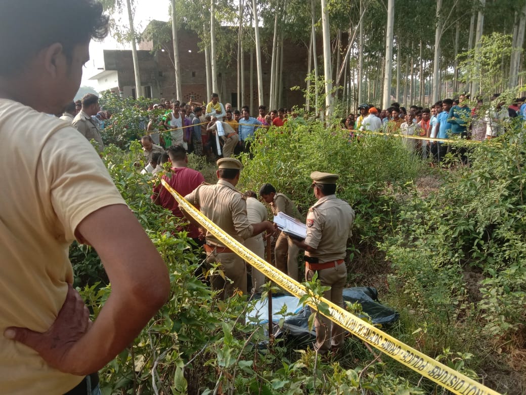 Ayodhya News : Dead body of two youths of Pratapgarh found in pit, fear of murder