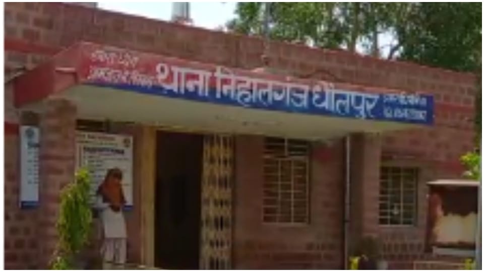 ACB team reached to catch head constable relatives beat up Dholpur