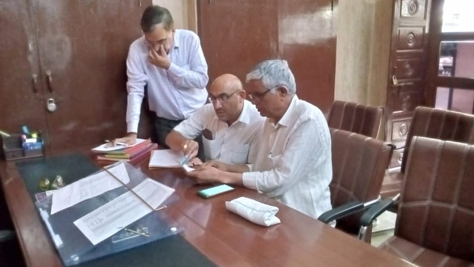CM flying squad team raids Sonipat Municipal Corporation office 