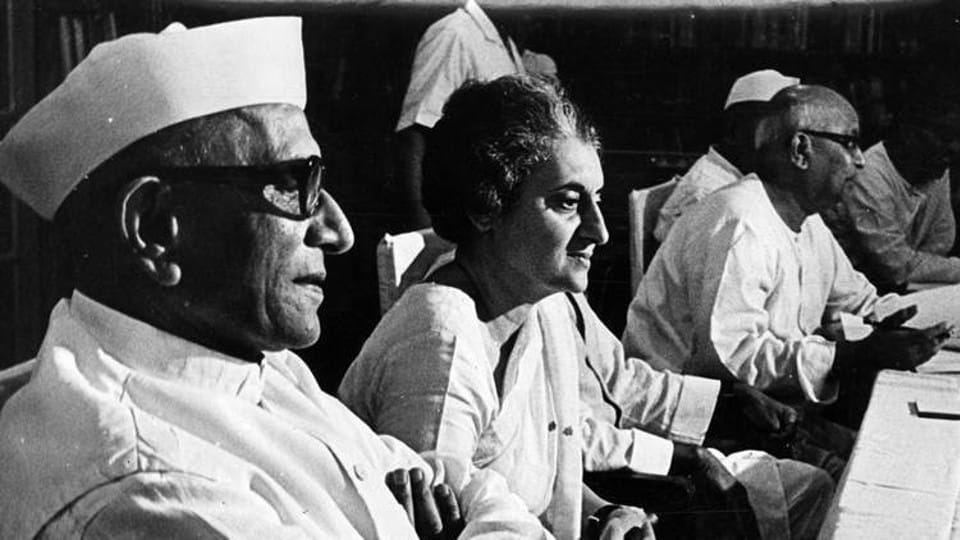 Indira Gandhi have also lost their Lok Sabha membership Before Rahul Gandhi know all About it Law