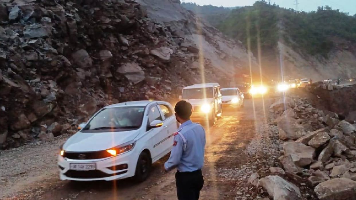 Canopy built deal with landslides on Jammu-Srinagar highway