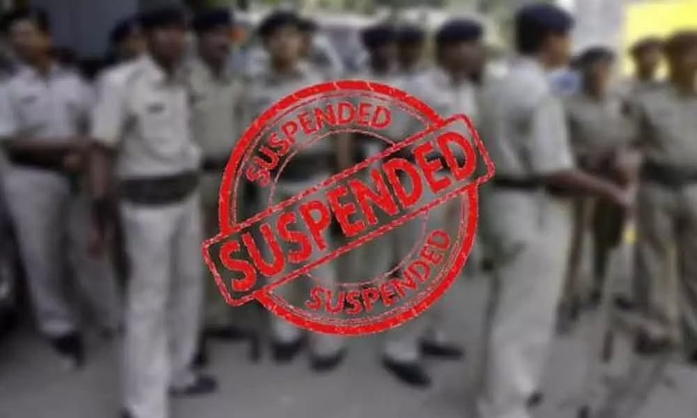 Action on corrupt policemen,Outpost in-charge and three constables suspended on charges of corruption in Mahoba