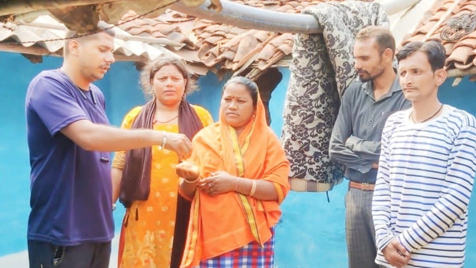 Umaria: Invitation to vote, yellow rice is being invited