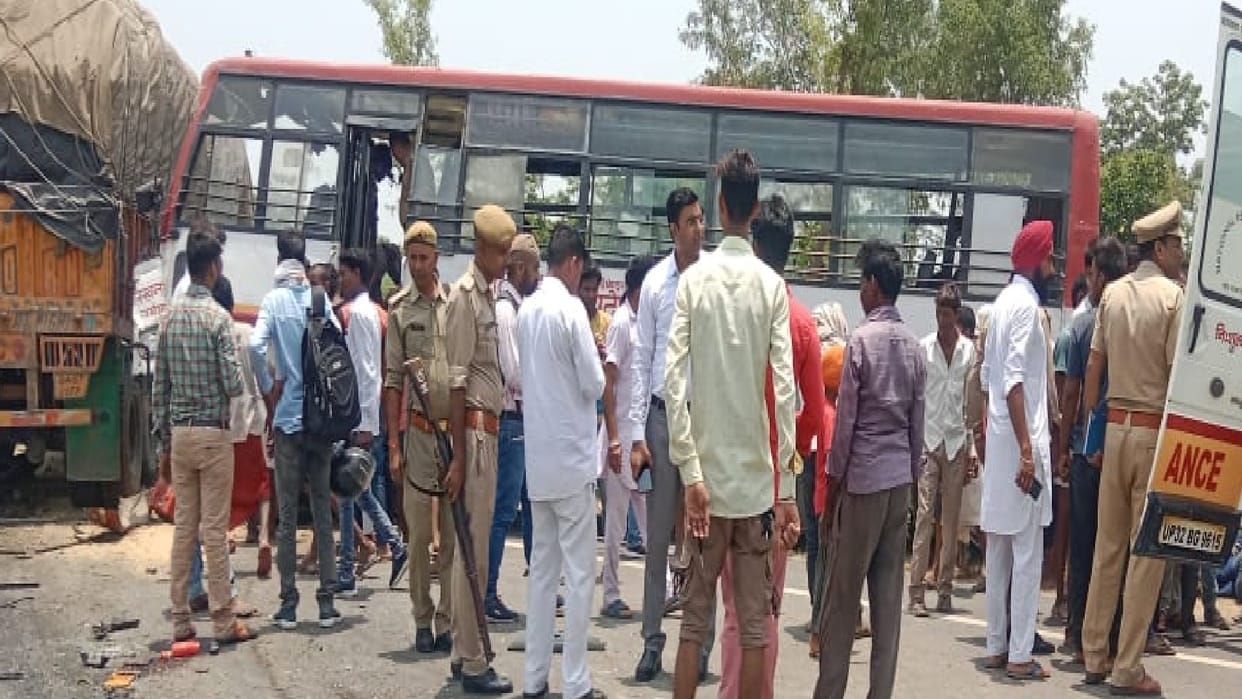 Lakhimpur Kheri Accident Roadways bus collided with truck many dead and many injured