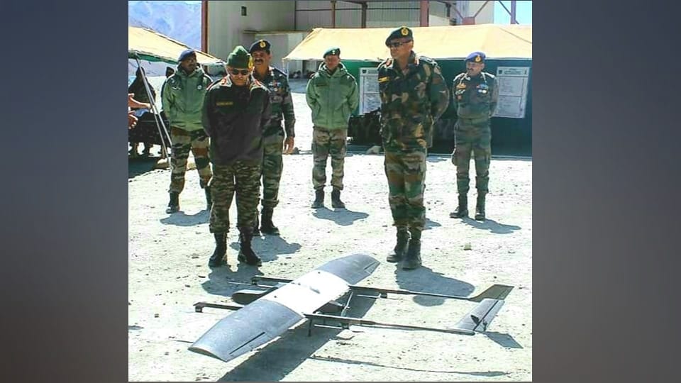 Northern Army commander Lt Gen Upendra Dwivedi visits forward areas along LAC Leh