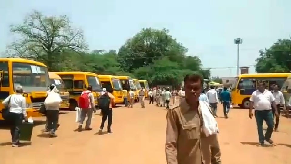 Gwalior: Polling teams left to make Panchayat elections successful, additional monitoring at sensitive polling stations