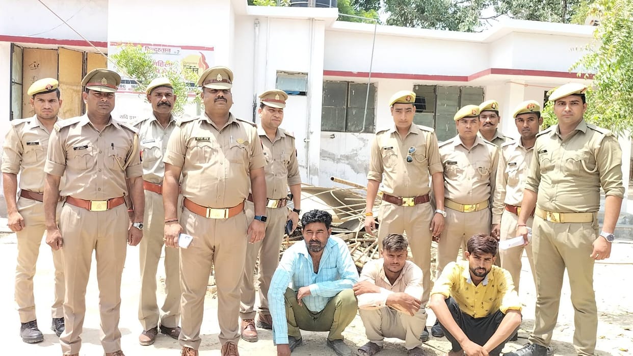Three arrested for stealing iron from under-construction expressway