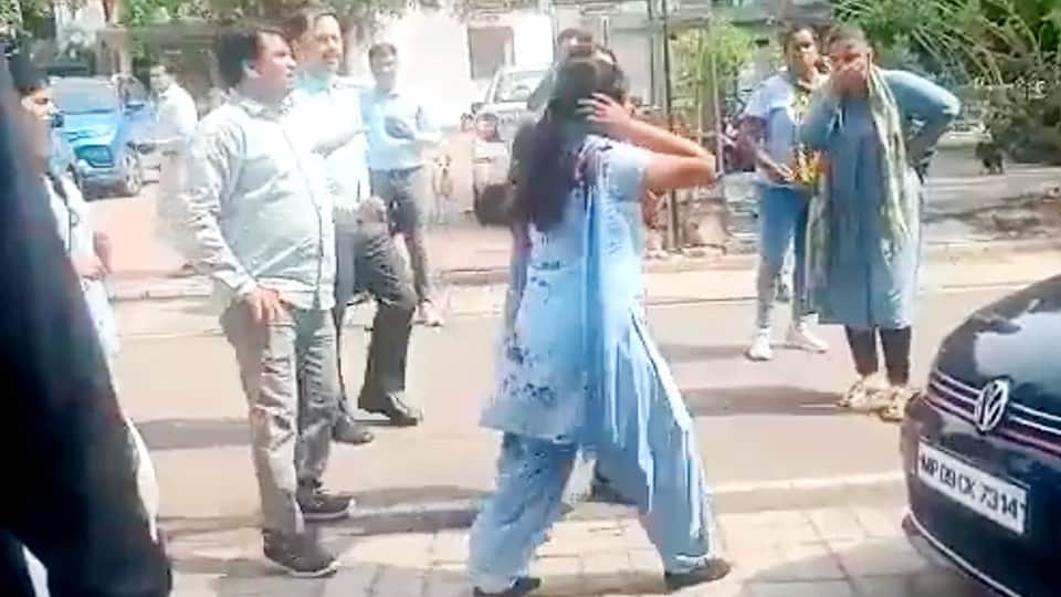 Indore: Shot fired in police control room, TI killed, female police personnel also injured