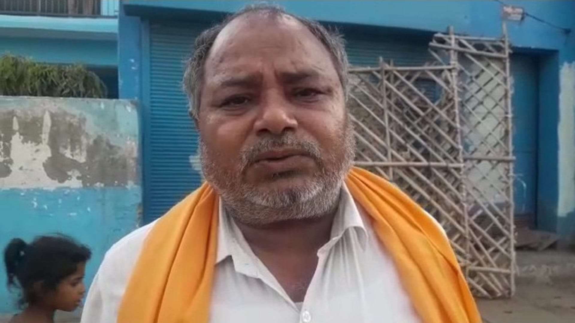 Dirty water coming in taps in Aligarh people are struggling with the problem of drinking water