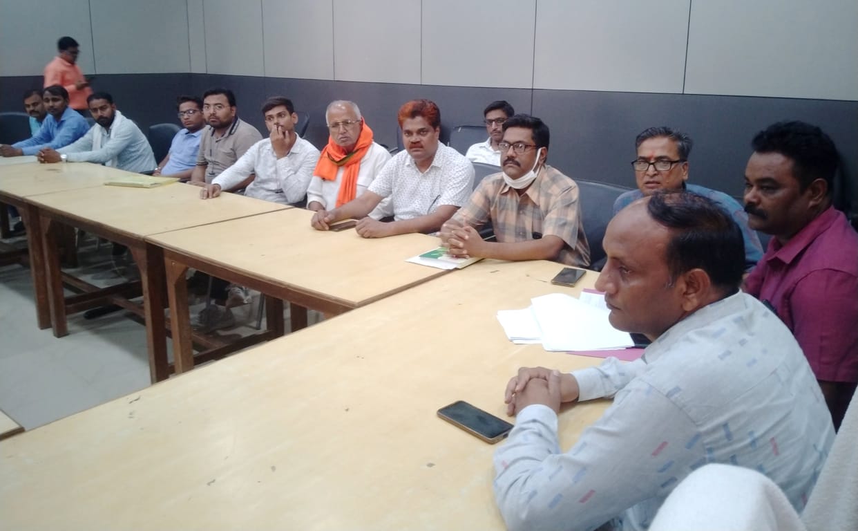 Traders take a resolution, will find alternative to polythene