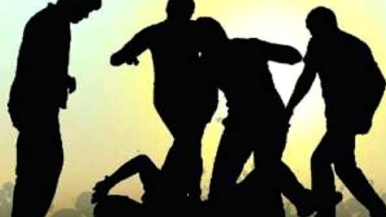Fighting after bike collision two youths injured