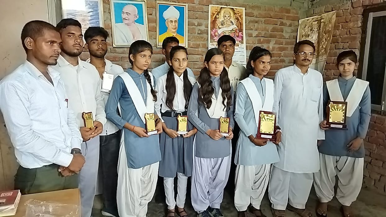 Meritorious students honored with certificates of appreciation