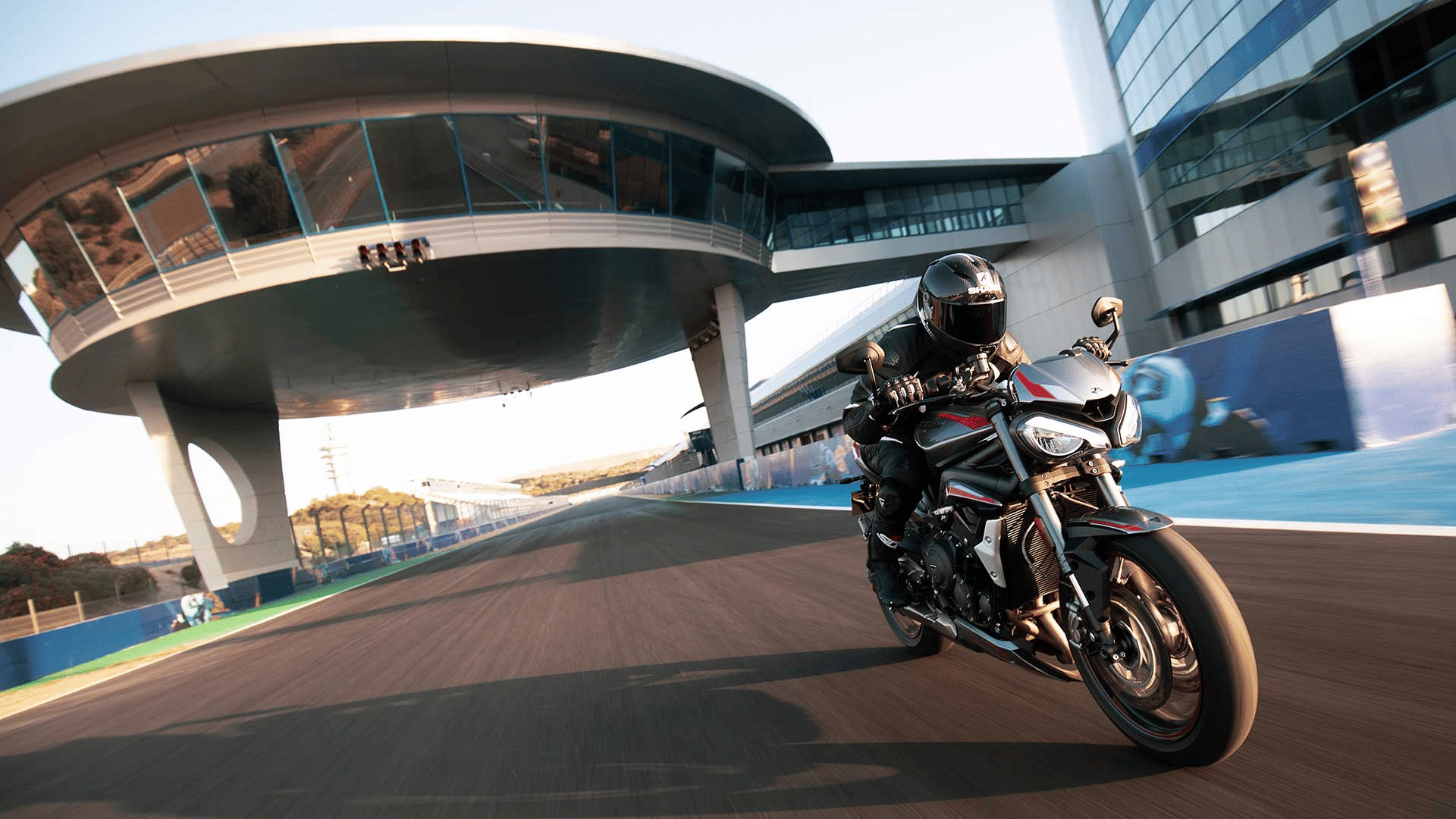 triumph street triple rs 2022 model launched in india triumph street triple rs 2022 colours price features specifications news in hindi