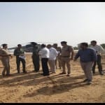 हेलीपैड पर पहुंचे एयरफोर्स के ऑफिसर