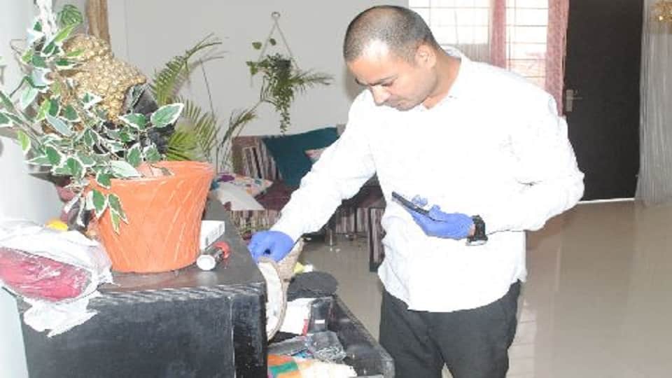 Agra Blogger Ritika Murder Case Clothes and ropes were kept in Akash bag Akash had brought women and youths on hire