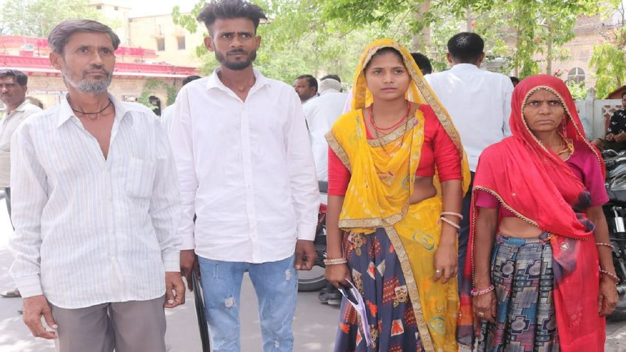 Panch separated the family of the young man from society for doing love marriage in Ajmer