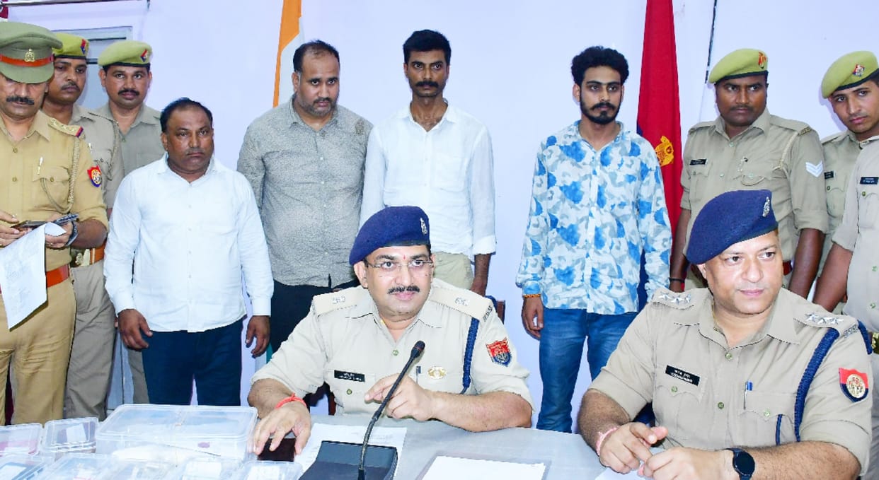 Four arrested along with dismissed sipahi in loot with mentha businessman.