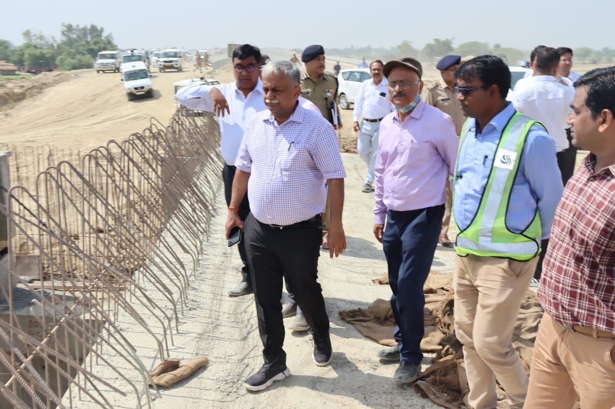 Speed up the work by increasing the number of laborers and machines: Awasthiddhaddha