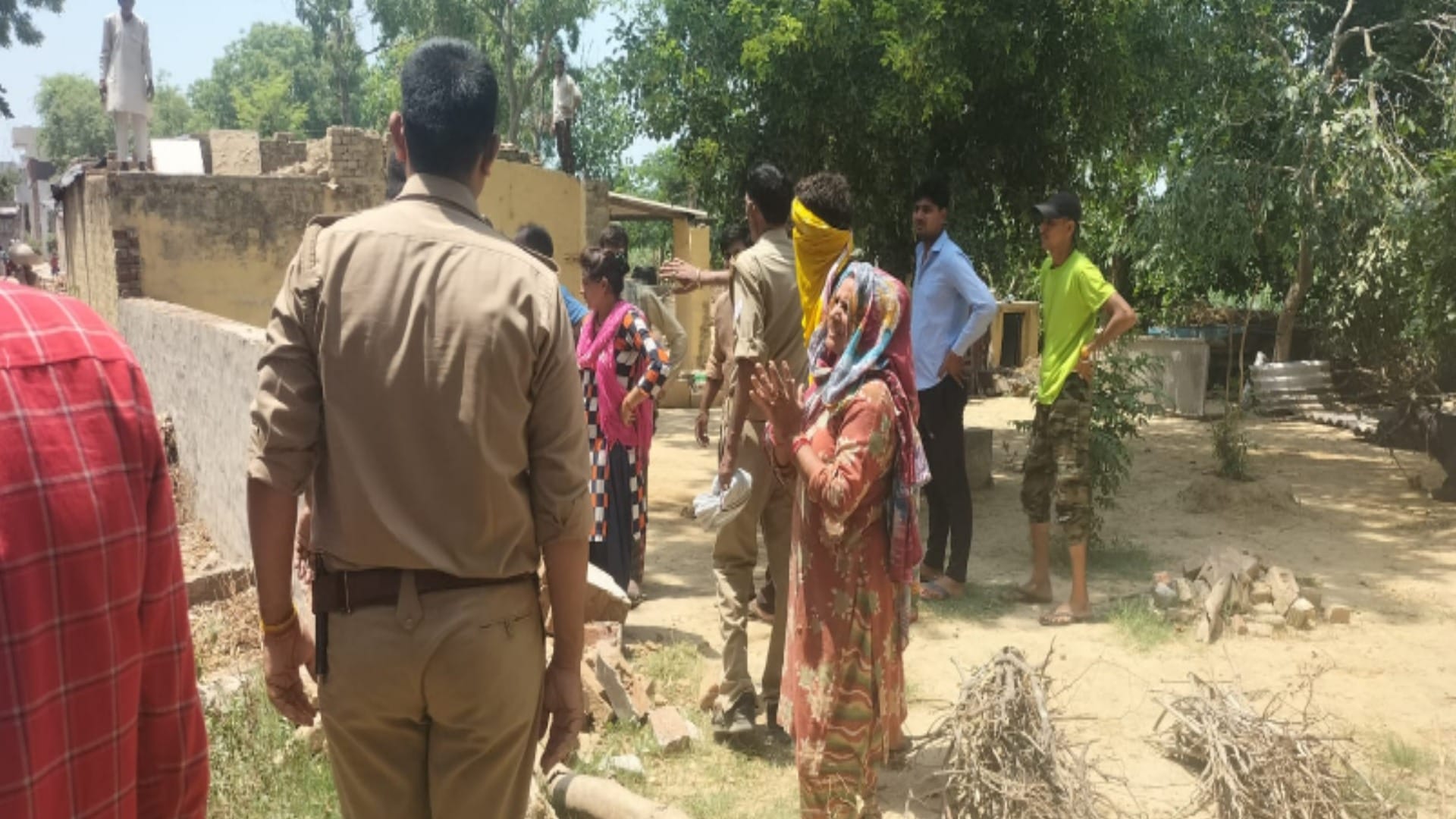 Big Action: illegal house made on ponds land demolished by Bulldozer in Mawana Meerut