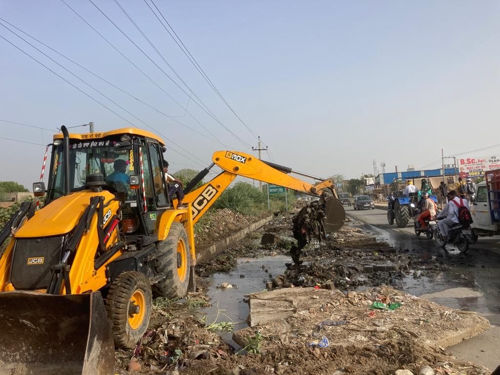 Auto market and Agrasen colony connected with big sewerage line, will get relief from waterlogging