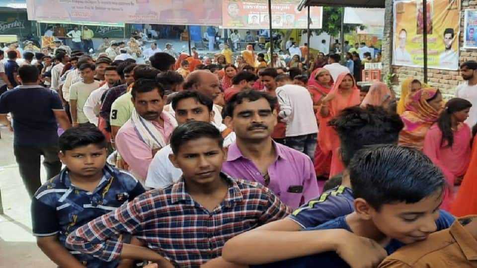 thousands of devotees gathered in Ambubachi Mahotsav of maa kamakhya dham in firozabad