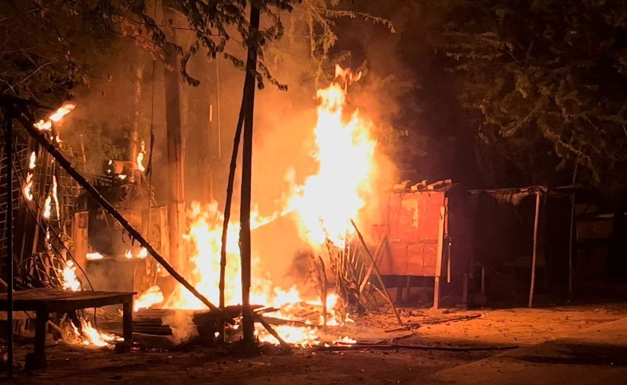 hardoi news,Fire broke out due to transformer, three gums ashes